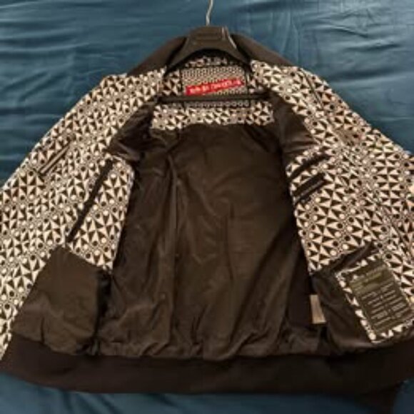 Like new Moose Knuckles Flight Satin Logo Bomber SZ S - Picture 3 of 8